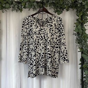 Blue Gray White Snow Leopard Animal Print V-Neck Tunic